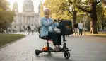 Reisen mit dem faltbaren Senioren-Scooter