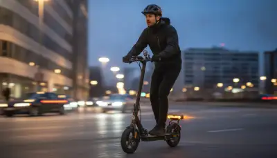 Sicher abbiegen: E-Scooter Rücklicht Blinker